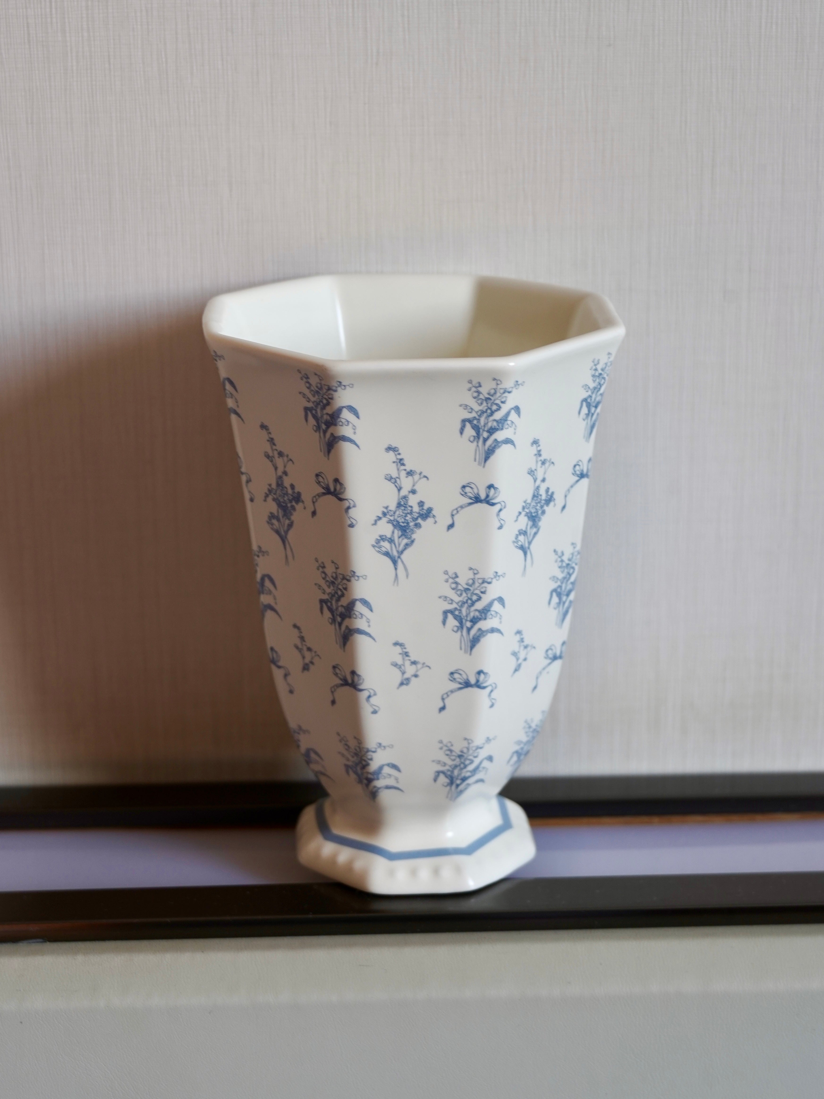 Blue Bouquet Vintage Cup