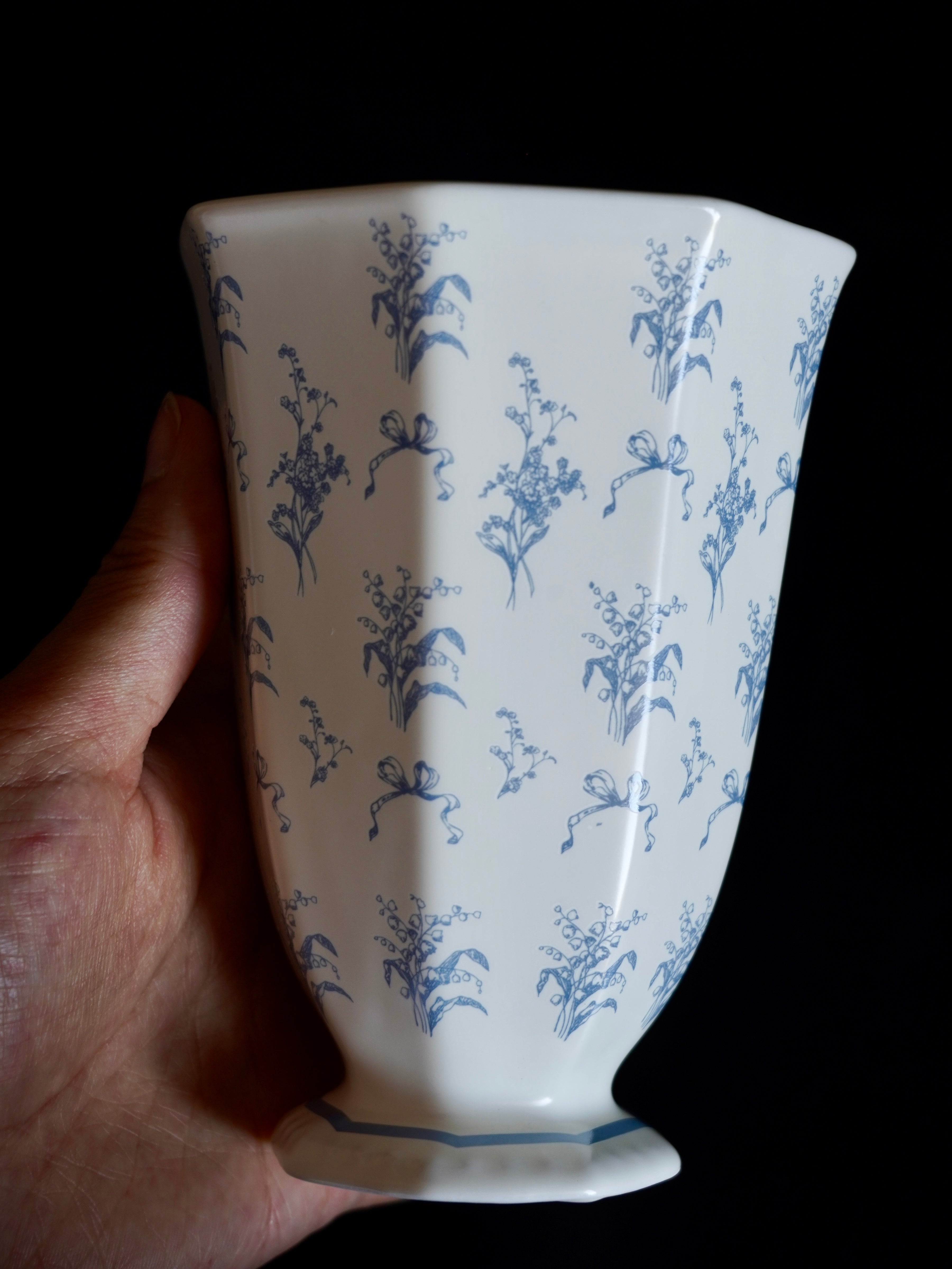 Blue Bouquet Vintage Cup