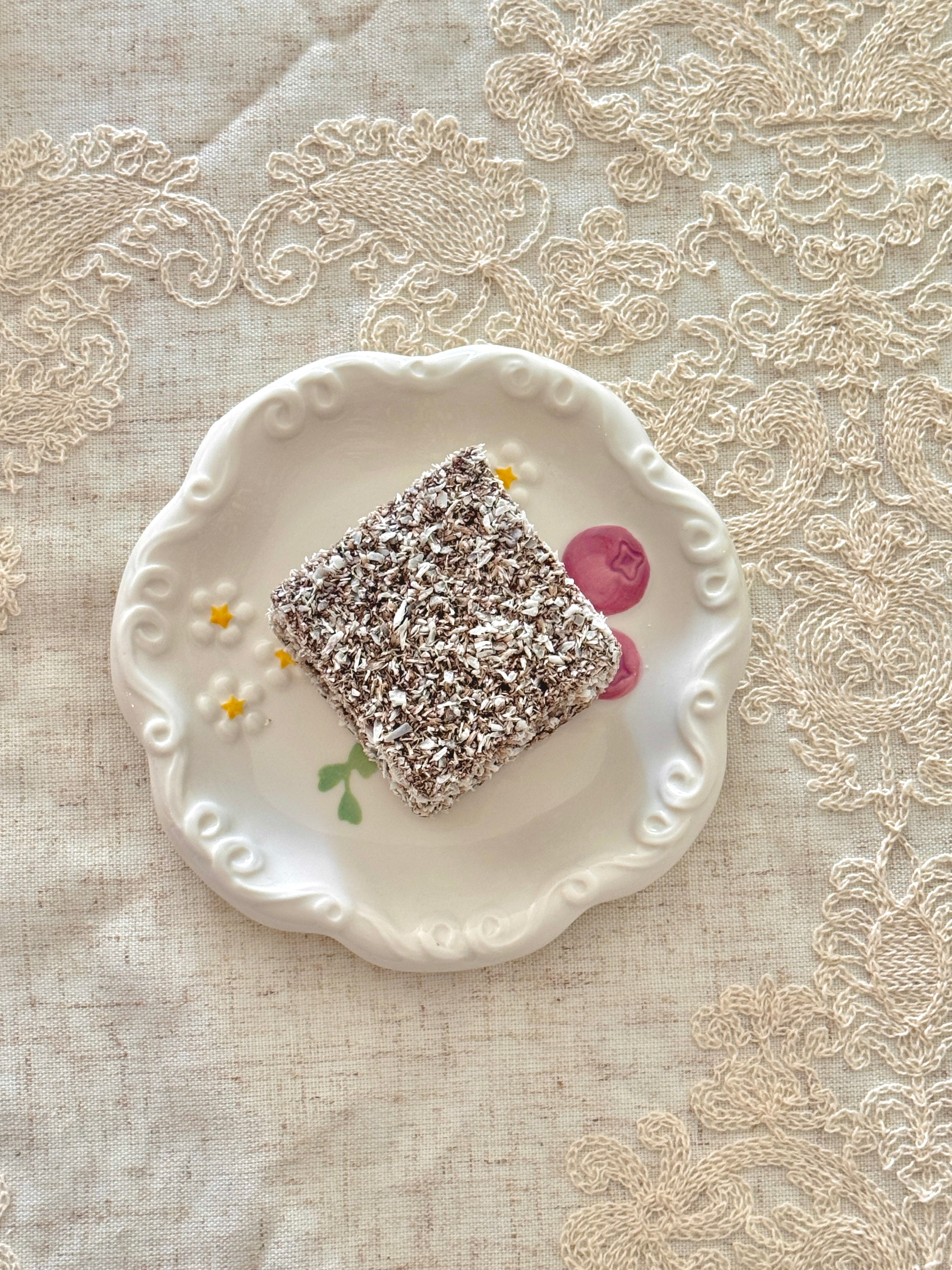 Little Berry Garden Plate